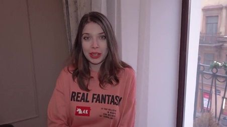 Соседка задубела на балконе, и пришла погреться на хую соседа