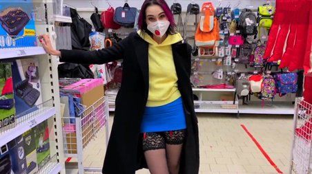 Трахнуться с другом в туалете? Легко, если ты именинница