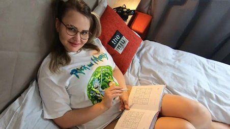 Брат пришел к сестре научиться играть судоку, но все вышло из-под контроля