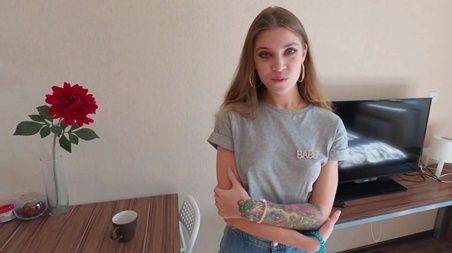 Саша познакомился со своей сводной сестрой, пока родители трахались за стенкой