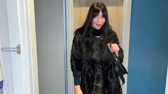 Переписывался с девкой на сайте знакомств и пригласил в гости