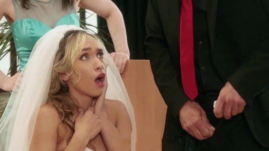 Невесте пришлось доказать, что она готова к свадьбе с помощью минета